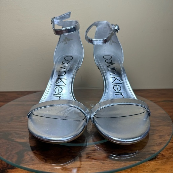 CALVIN KLEIN Women's Fairy Dress Sandals in Silver Faux Leather - Picture 8 of 16